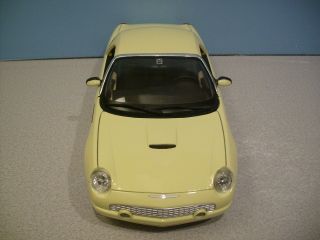 Rare Collectible 1:18 Scale Yellow Ford Thunderbird Show Car Die - cast By Maisto 3