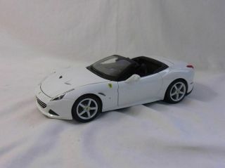 Maisto Ferrari California T Convertible White 1/18 Diecast 11616