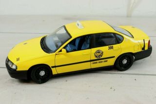 Maisto 2000 Chevy Impala Yellow Cab Taxi 1:18 Die Cast Model Car No Box
