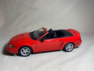 1999 Ford Mustang Gt Convertible 1:18 Maisto Red Special Edition