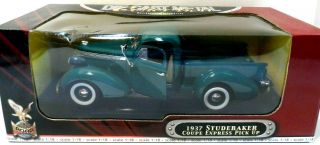Road Signature 1937 Studebaker Coupe Express Pick Up 1:18 Scale Die Cast Yatming
