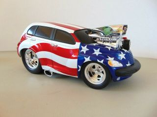 Muscle Machines Pt Cruiser Stars And Stripes 1:18 Scale Die - Cast Red White Blue