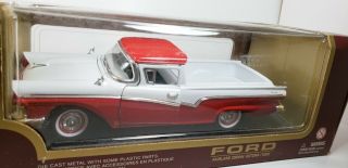 Road Signature 1957 Ford Ranchero 1:18 Scale Diecast Metal Model Car