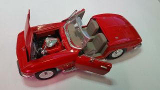 1967 Corvette Convertible Motormax 1:24 Scale Model Red & Tan 7.  0l