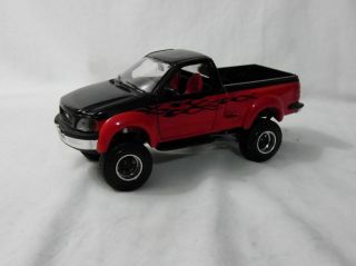 Maisto 1997 Ford F Series 4 Wheel Drive Red/black 1/24 Scale Diecast