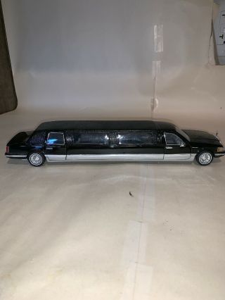 Superior 1996 1:24 Ford Lincoln Limousine Black Stretch Limo Town Car Die - Cast