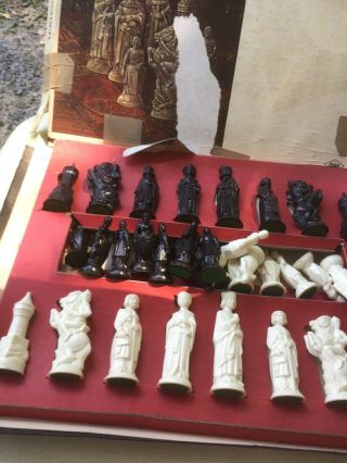 Vintage 1959 E.  S.  Lowe Renaissance Chessmen With Board Chess Set Complete