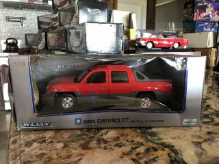 1/18 2001 Chevrolet Avalanche / Welly Red Gray