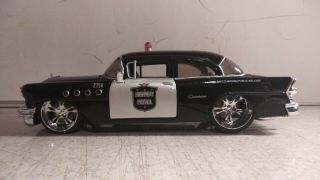Maisto 1/24 Scale 1955 Buick Century Highway Patrol Die Cast Car