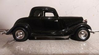 Unknown Brand 1/24 Scale 1934 Black Ford Coupe Die Cast Car