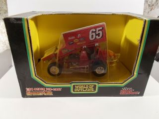 Racing Champions 1/24 World Of Outlaws Winged Sprint Car Diecast