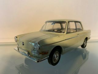 Signature Models 1962 Bmw Ls Luxus In Lime Green 1/18 Diecast Mfg 18125