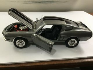 Diecast 1/18 Scale,  1968 Gt500kr Shelby Mustang Road Signature Model Car