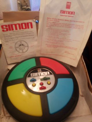 Vtg 1978 Milton Bradley Release Classic Memory Game Simon Says