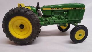 1/16 Scale Ertl John Deere 2640 Tractor 1990 Special Edition Diecast