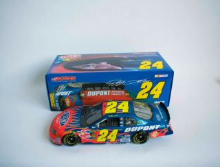 Nascar Jeff Gordon 2005 Dupont 1:24 Scale Diecast Car By Action