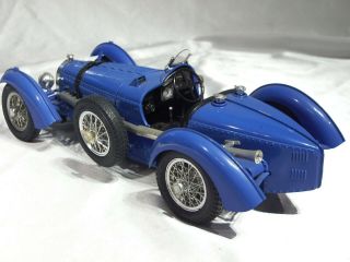 1934 Bugatti Type 59 by Bburago 1:18 Scale die - cast 3