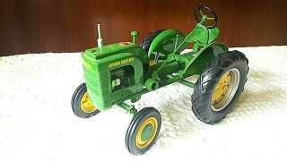 John Deere Model " La " Tractor 1/16 Scale By Spec Cast