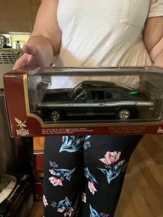 1:18 Die Cast Road Legends 1969 Plymouth Barracuda— Green With White Stripes