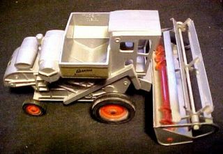 Acale Model Toy Allis Chalmers Gleaner Combine