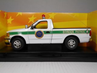 Ertl 33053 American Muscle Police 1:18 Scale U.  S.  Border Patrol 1997 Ford F150