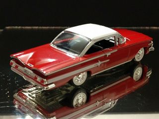 1960 ' 60 CHEVROLET CHEVY IMPALA ADULT COLLECTIBLE 1/64 SCALE LIMITED EDITION RED 4