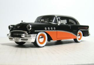 Maisto 1955 Buick Century With Harley - Davidson Graphics And Colors.  1/26 Scale