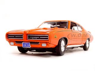 Broken 1969 Pontiac Gto Judge Orange 1:18 Diecast Model By Motormax 73133