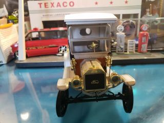 Universal Hobbies Ford Model T Parts Delivery Truck 1:18 Scale Diecast Car 2