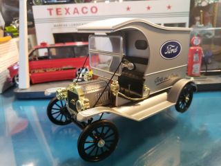 Universal Hobbies Ford Model T Parts Delivery Truck 1:18 Scale Diecast Car 3
