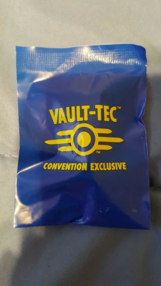 Sdcc 2019 Toynk Comic Con Exclusive Fallout Nanoforce Vault - Tec Figure