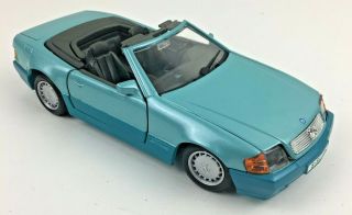 Maisto 1989 Mercedes Benz 500sl - 1/24 Scale Diecast - Light Blue