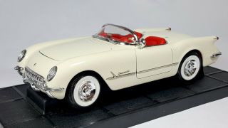 Mira 1/18 Scale Metal Model Car 9101 - 1953 Chevrolet Corvette - White