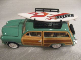1949 Ford Station Wagon Diecast 1:38 Car Woody Wagon With Surfboard