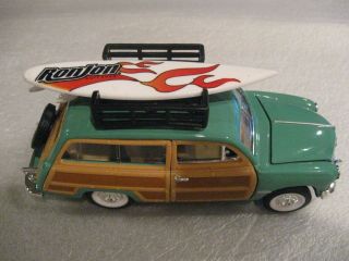 1949 Ford Station Wagon Diecast 1:38 Car Woody Wagon with Surfboard 2