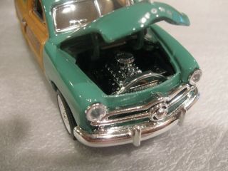 1949 Ford Station Wagon Diecast 1:38 Car Woody Wagon with Surfboard 3