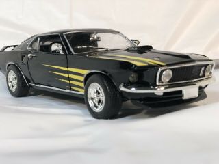 Ertl Collectibles Johnny Lightning 1969 Ford Mustang Mach 1