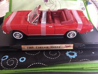 Road Signature Corvair 1969 Monza 1:18 Scale Die Cast Chevrolet