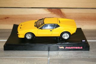 Hot Wheels De Tomaso Pantera Yellow 1 /18 Scale