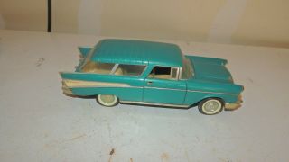 Road Tough 1957 Chevrolet Chevy Nomad 1:18 Scale Diecast Collectible Model Car