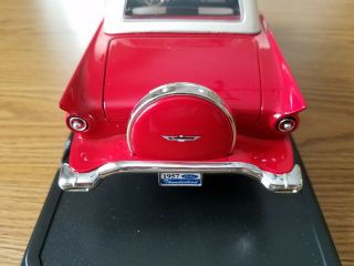 Yat Ming 1:18 Scale 1957 Ford Thunderbird Red 3