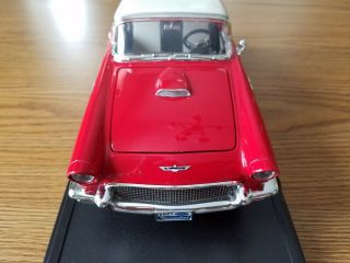 Yat Ming 1:18 Scale 1957 Ford Thunderbird Red 4