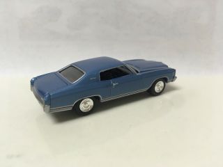 1970 70 Chevy Monte Carlo SS Collectible 1/64 Scale Diecast Diorama Model 3