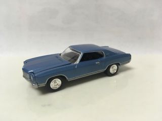 1970 70 Chevy Monte Carlo SS Collectible 1/64 Scale Diecast Diorama Model 5
