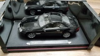 1:18 Scale Model By Maisto Mercedes - Benz Sl Class In Black.
