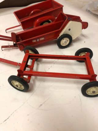 Tru Scale Spreader Wagon Gear And 2 Wheel Trailer Vintage Toys 2