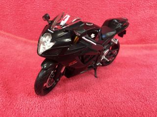 Maisto Suzuki Gsxr Black 1/12 Scale Diecast Metal Motorcycle