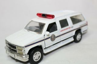 Road Champs 1:43 Scale 1995 Chevrolet Suburban Knoxville K - 9 Police - Loose