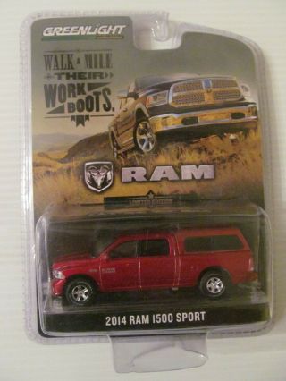 Greenlight - 2014 Ram 1500 Sport (red) - Walk A Mile - Packaging