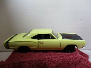 1/18 Loose Ertl American Muscle Yellow 1969 Dodge Superbee